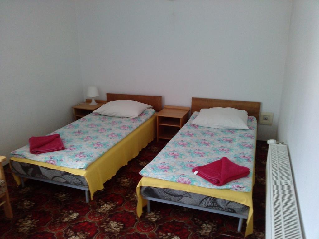 Zajazd Pod Kasztanami Ryn  Esterno foto